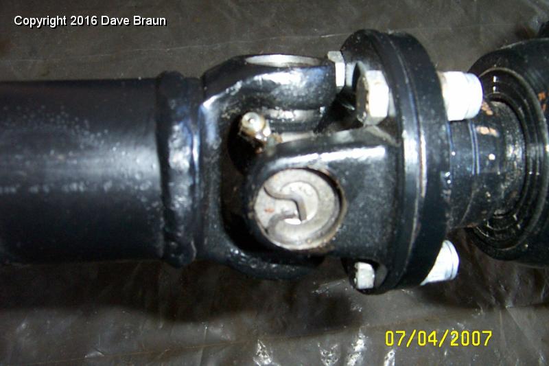 MGTD15470/Propeller Shaft/Properly oriented zerk